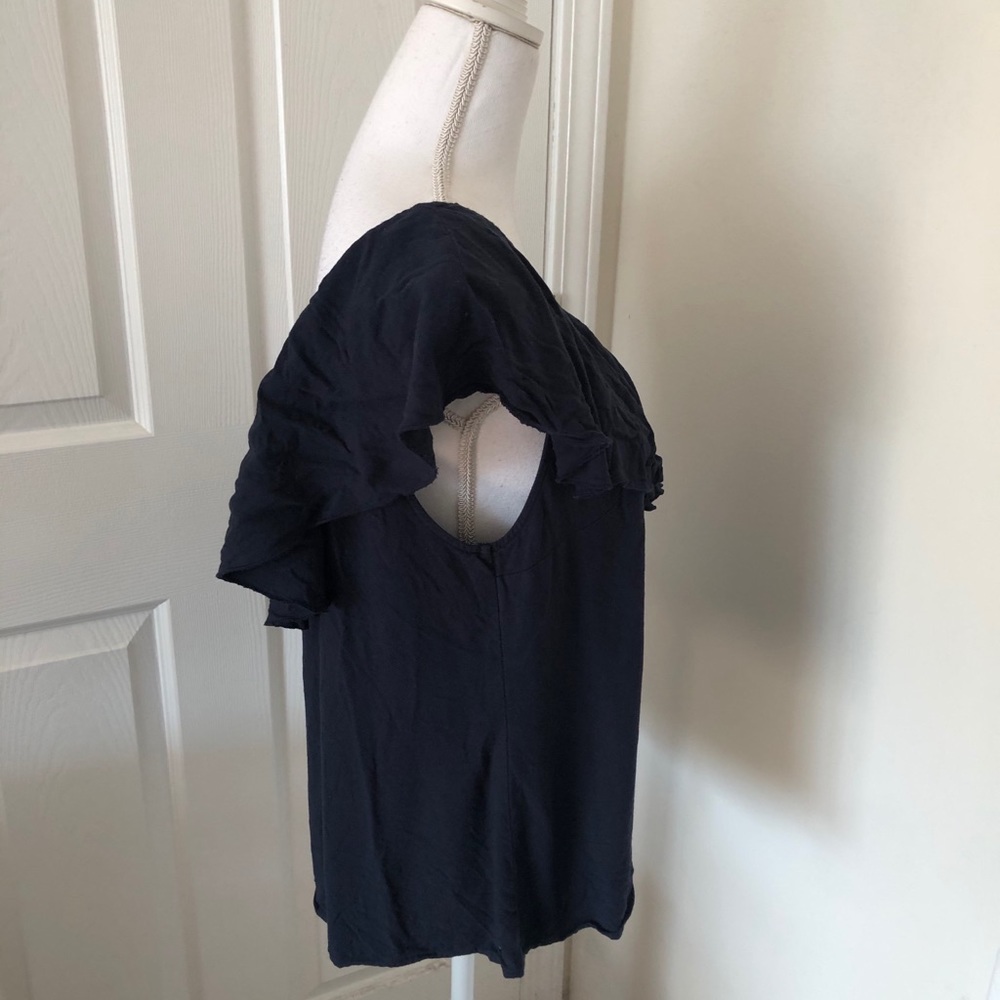 π 2/$12 Abercrombie & Fitch Top - Picture 4 of 5